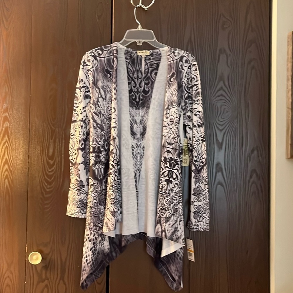 One World long sleeved shrug. Size Small NWT